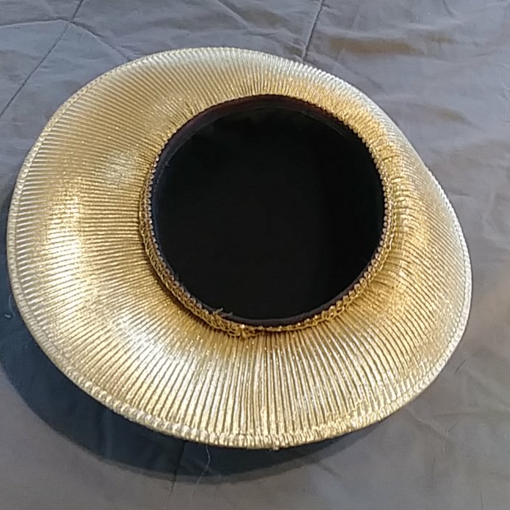Fancy hat - Picture 2 of 4